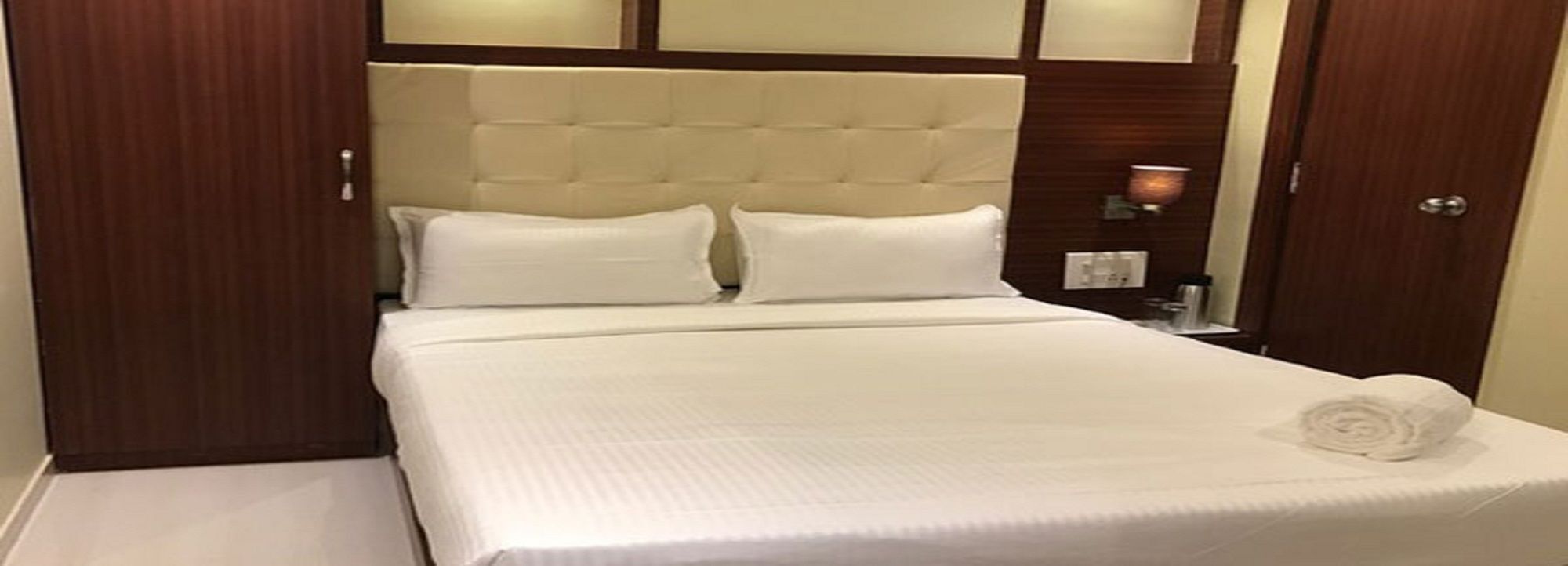 Maangta 222 - Andheri Hotel Bombaj